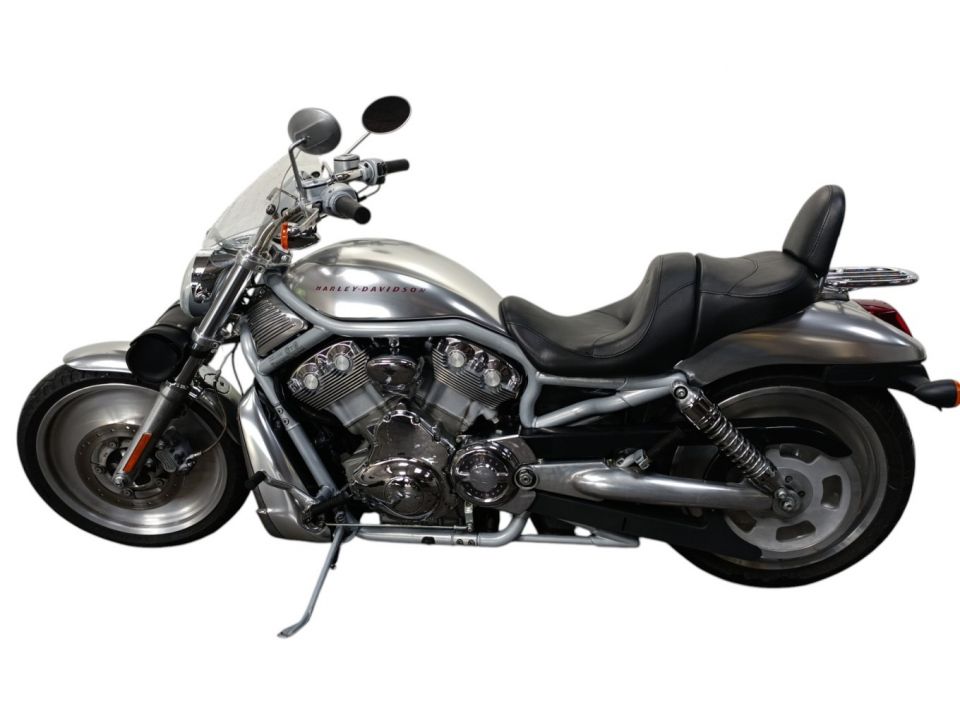 HARLEY-DAVIDSON V-ROD 1130 4