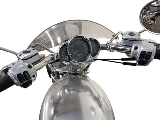 HARLEY-DAVIDSON V-ROD 1130 4