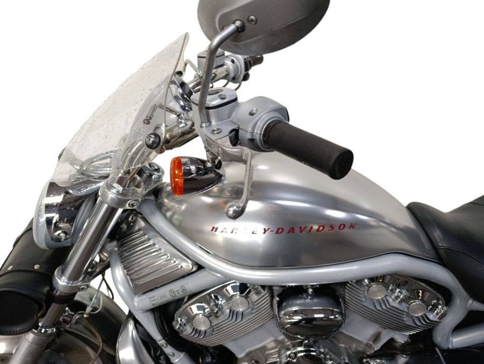 HARLEY-DAVIDSON V-ROD 1130 4