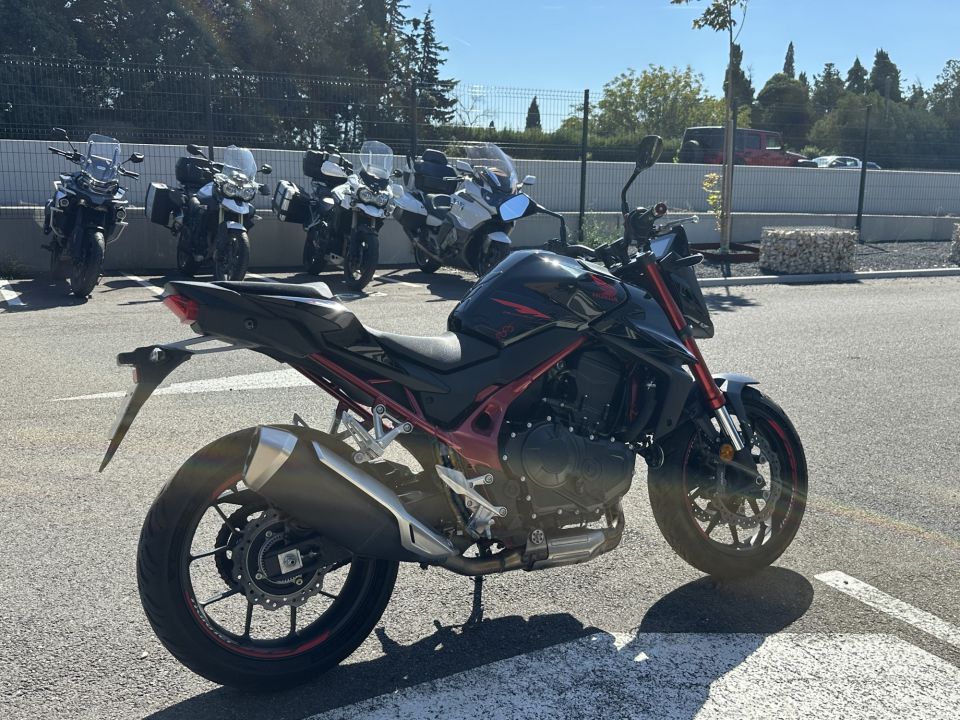 HONDA CB 750 HORNET 4