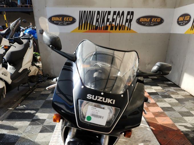 SUZUKI RGV 4