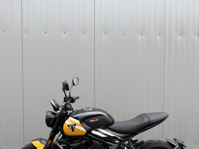 TRIUMPH TRIDENT 660 4