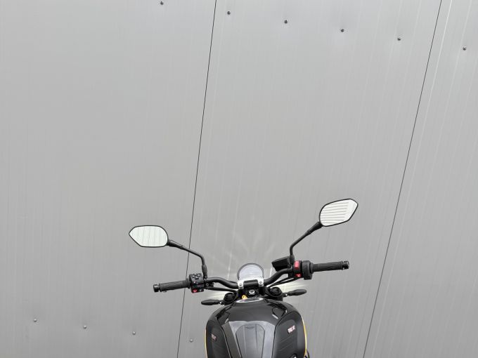 TRIUMPH TRIDENT 660 4