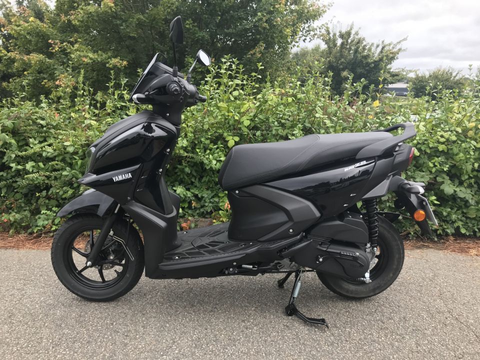 YAMAHA RayZR 125 4