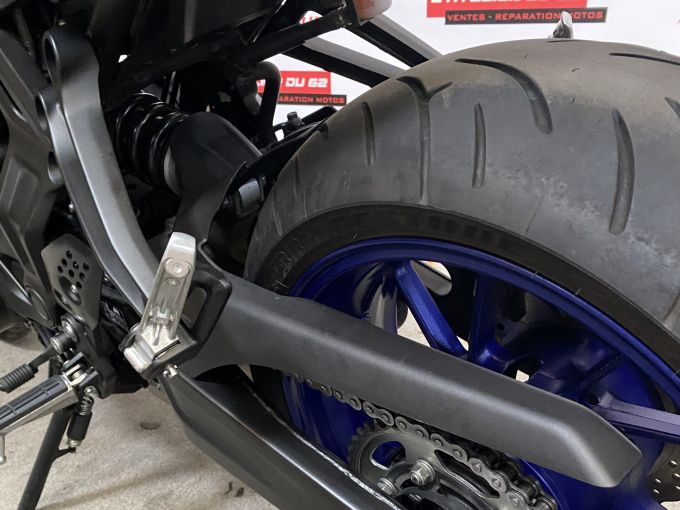 YAMAHA MT-07 (47.5CV) 4