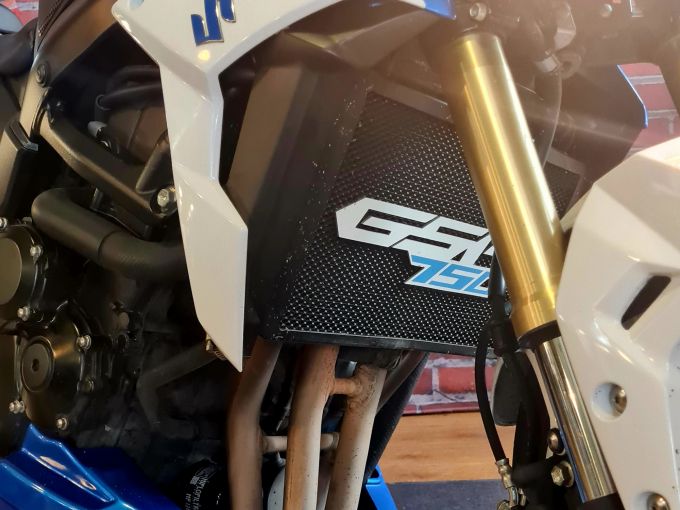 SUZUKI GSX-S 750 4