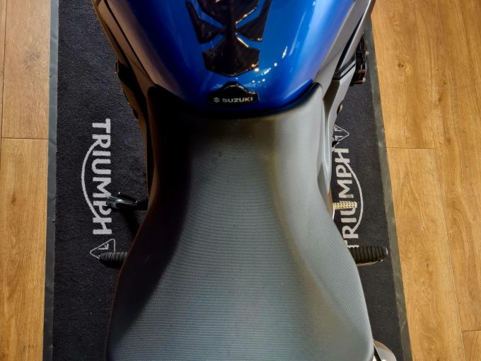 SUZUKI GSX-S 750 4