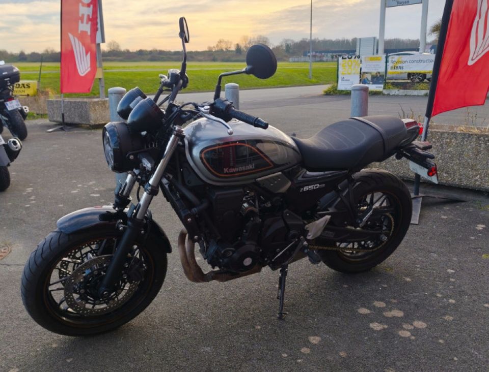 KAWASAKI Z 650 RS 4