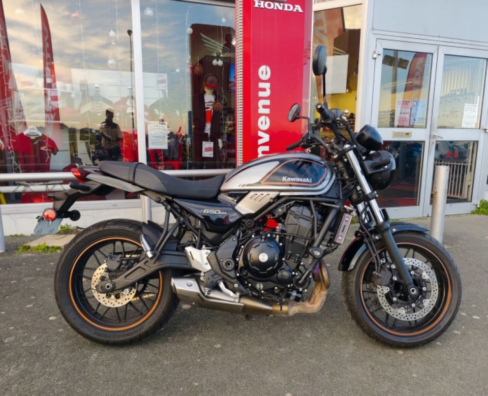 KAWASAKI Z 650 RS 4