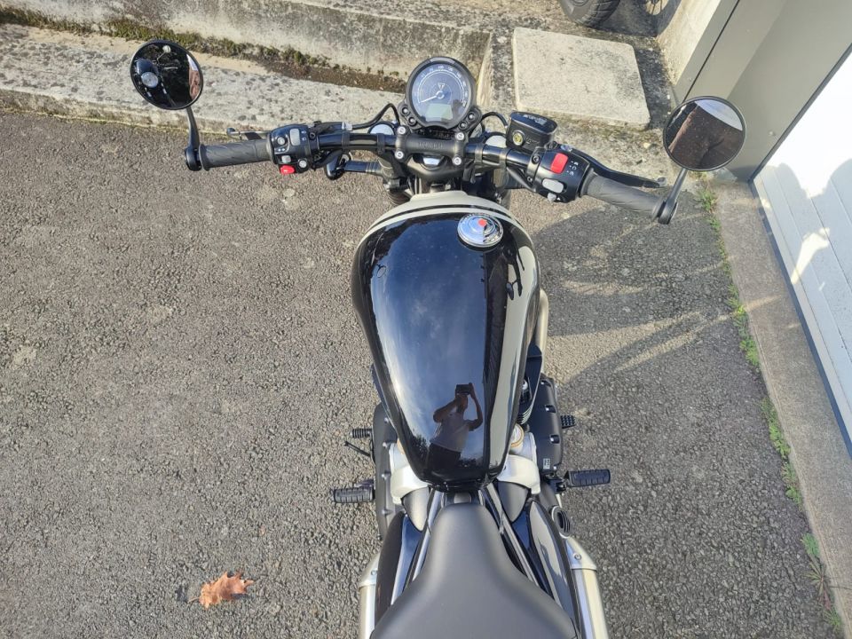 TRIUMPH Bonneville Bobber 1200 4