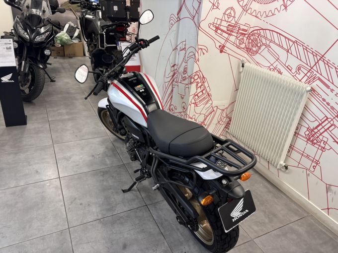 YAMAHA XSR 700 XTRIBUTE 4