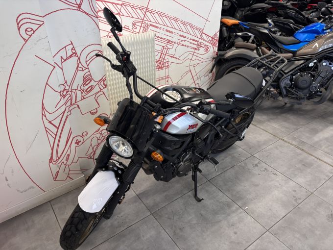 YAMAHA XSR 700 XTRIBUTE 4