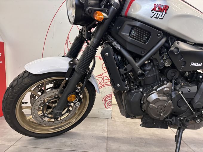 YAMAHA XSR 700 XTRIBUTE 4