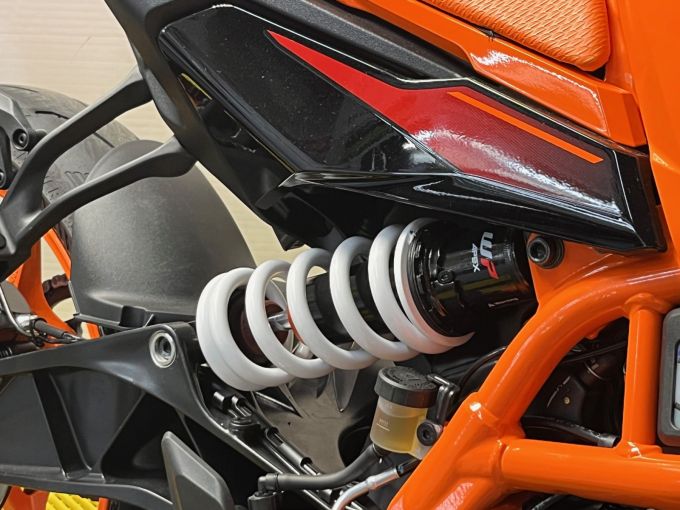 KTM 390 DUKE 4