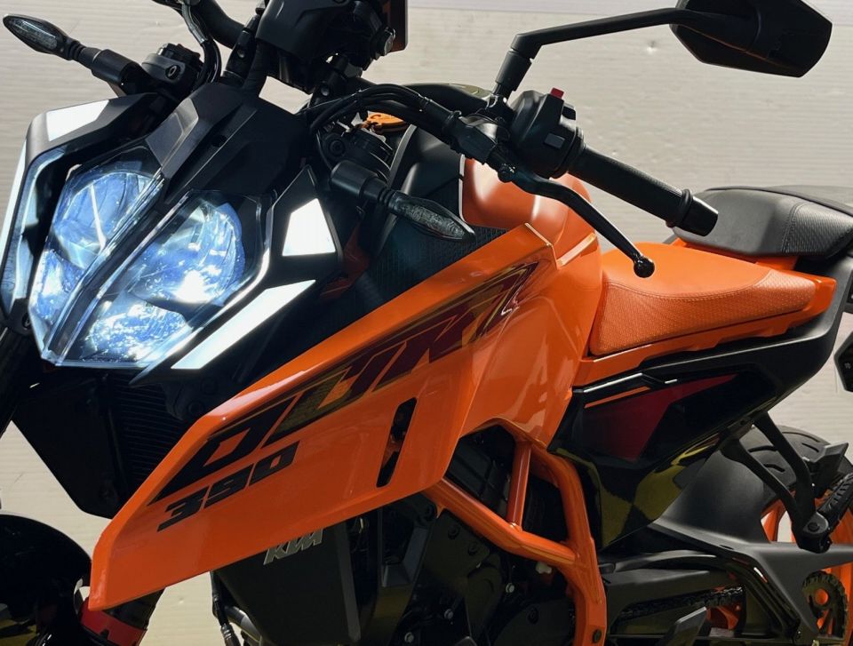 KTM 390 DUKE 4