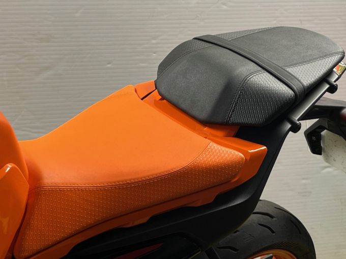 KTM 390 DUKE 4