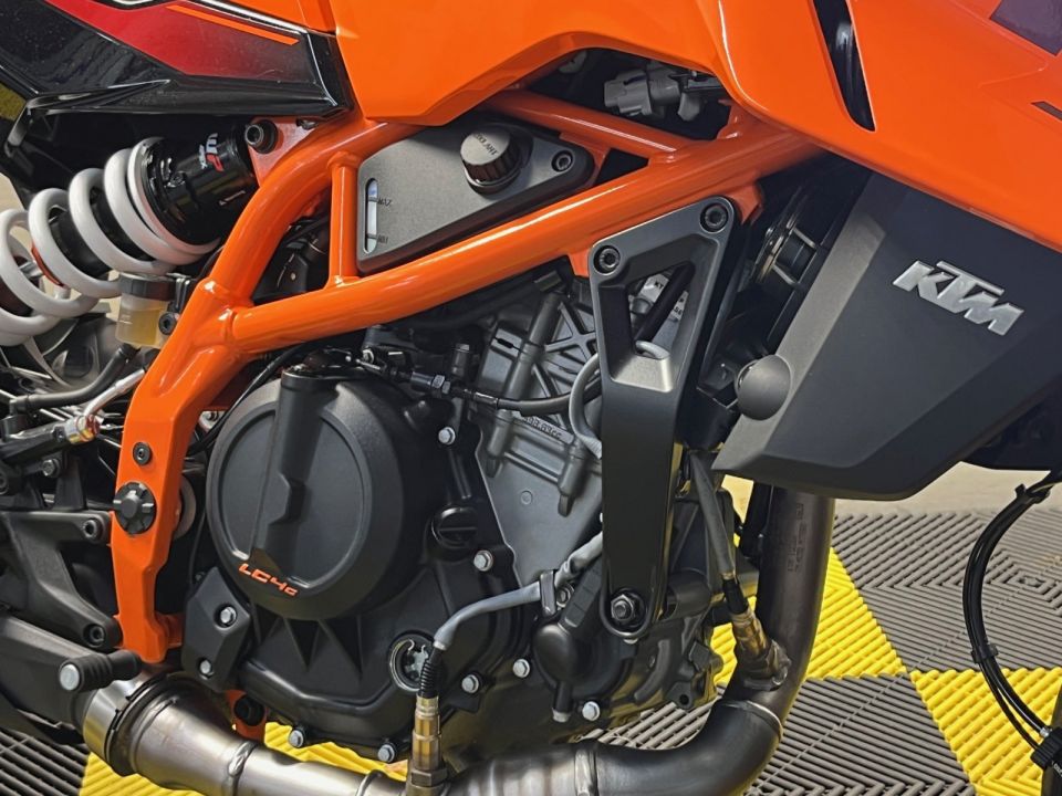 KTM 390 DUKE 4