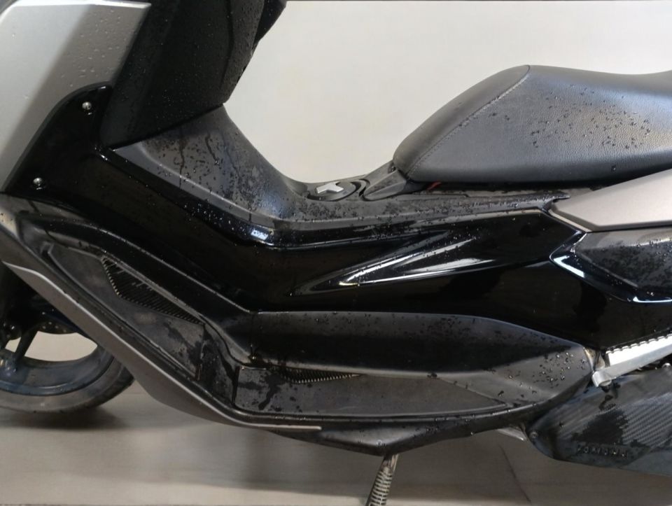YAMAHA NMAX 125 4