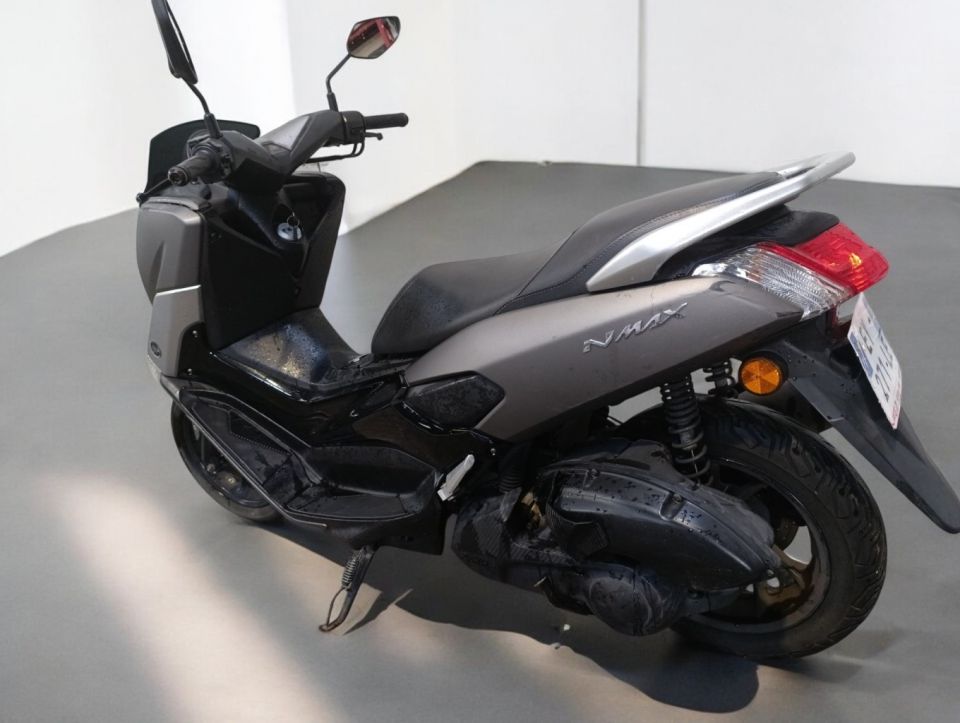 YAMAHA NMAX 125 4