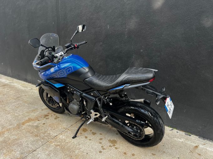 TRIUMPH TIGER 800 4