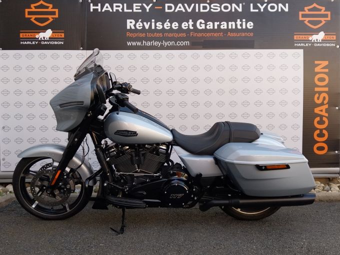 HARLEY-DAVIDSON TOURING STREET GLIDE 1923 4