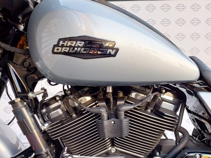 HARLEY-DAVIDSON TOURING STREET GLIDE 1923 4