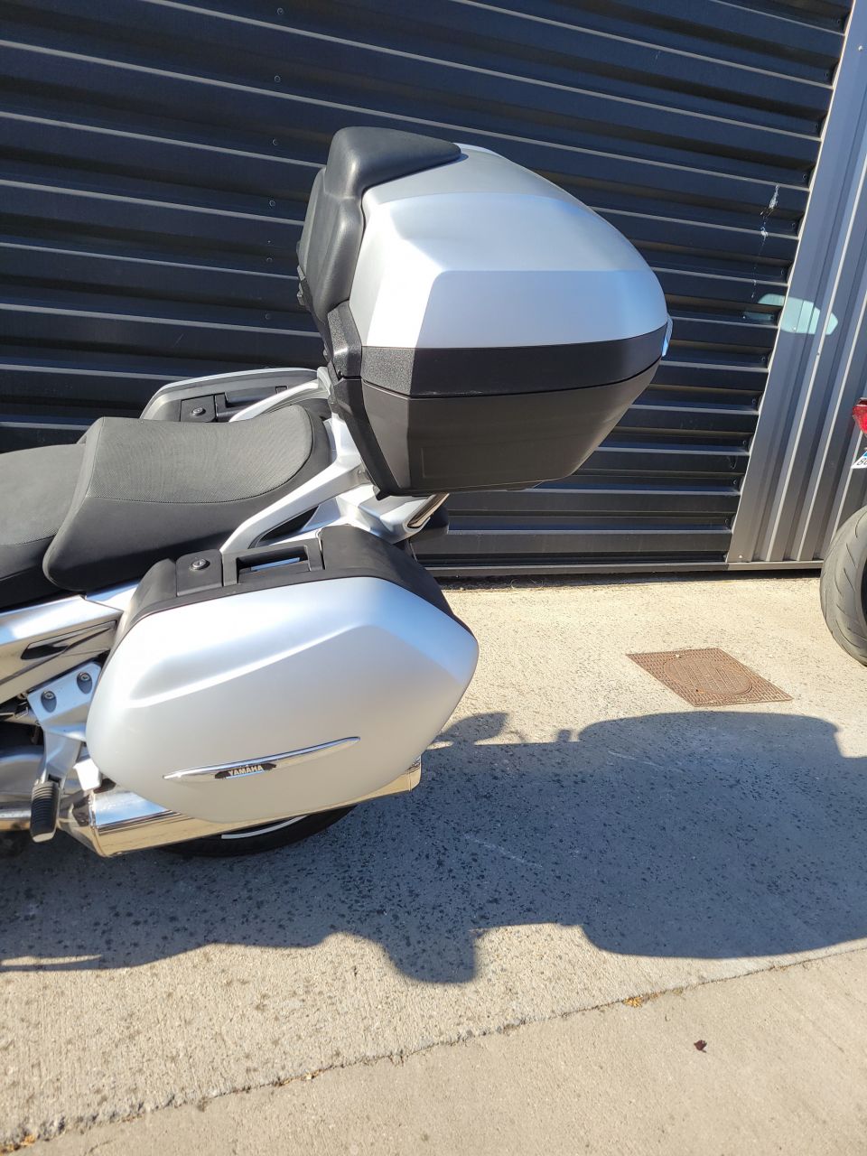 YAMAHA FJR 1300 AE 4