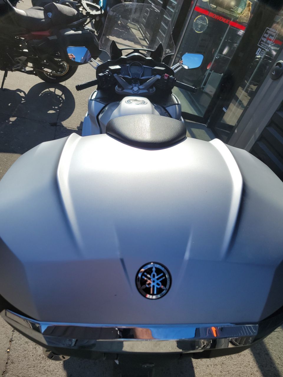 YAMAHA FJR 1300 AE 4