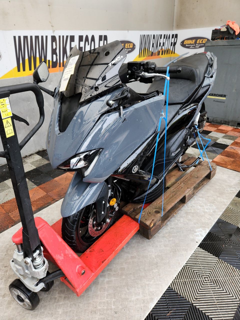 YAMAHA XP T-MAX 560 TECH MAX 4