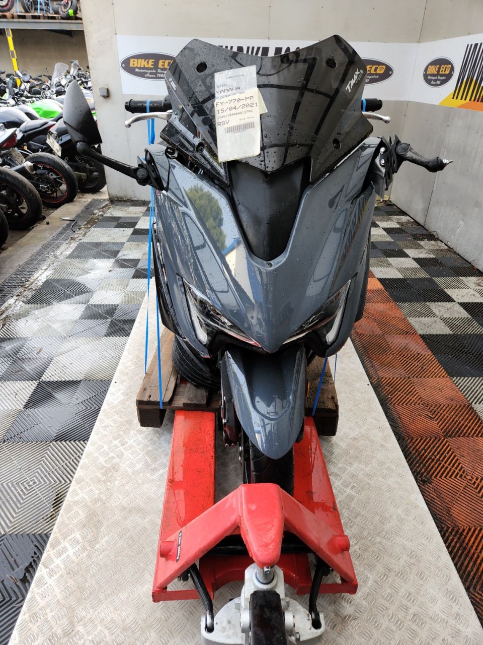 YAMAHA XP T-MAX 560 TECH MAX 4