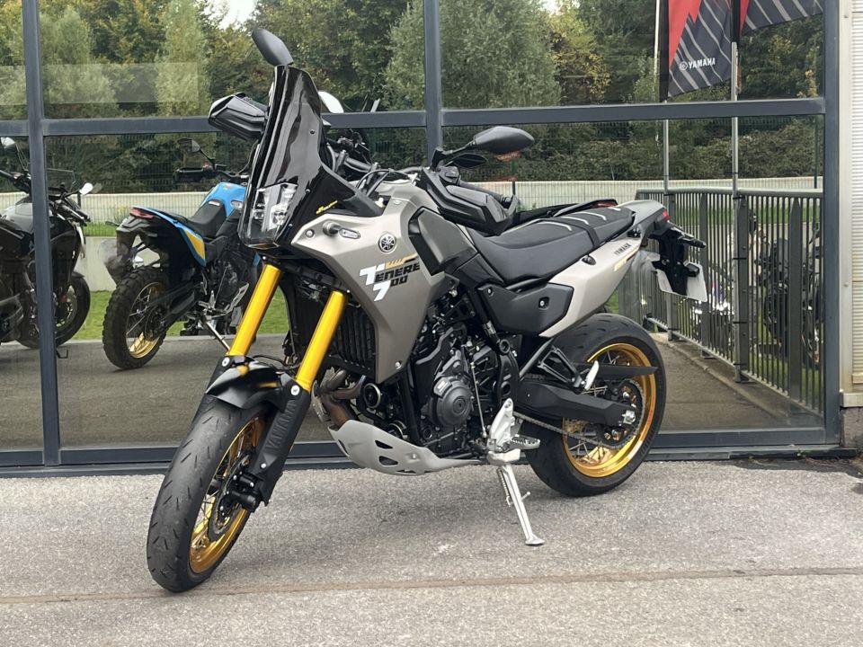 YAMAHA XTZ TENERE 700 4