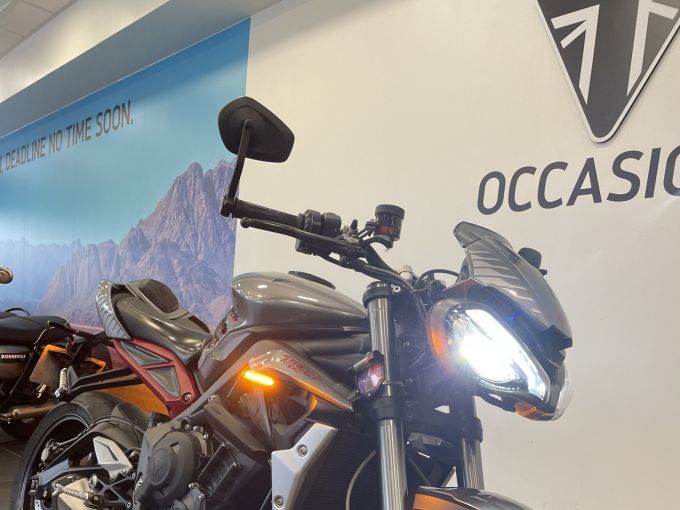 TRIUMPH STREET TRIPLE 765 RS 4