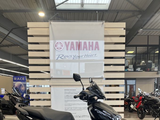 YAMAHA RayZR 125 4