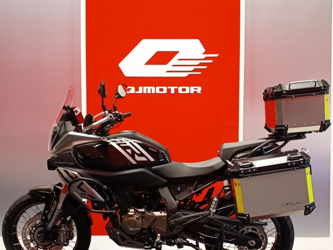 QJ MOTOR SRT 600 SX Touring 4