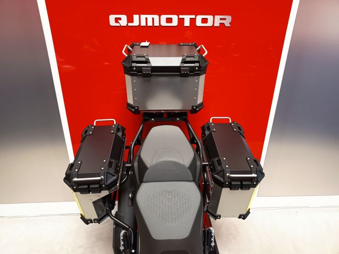 QJ MOTOR SRT 600 SX Touring 4