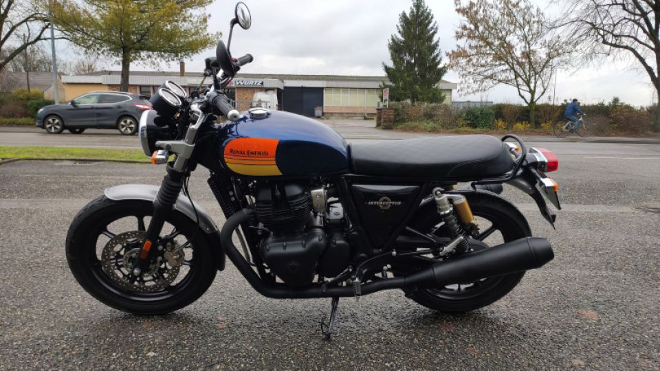 ROYAL ENFIELD Interceptor 650 4