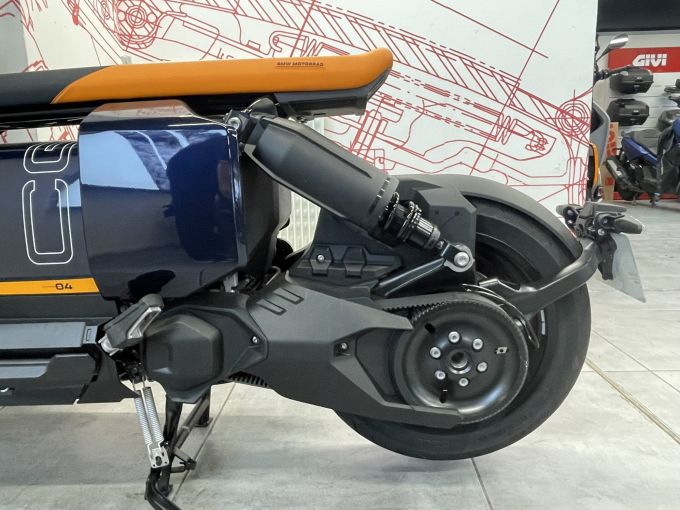BMW CE 04 AVANTGARDE 4