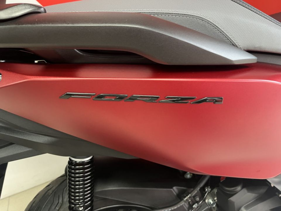 HONDA FORZA 125 4