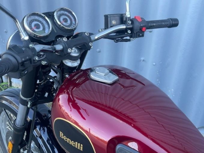 BENELLI IMPERIALE 400 4