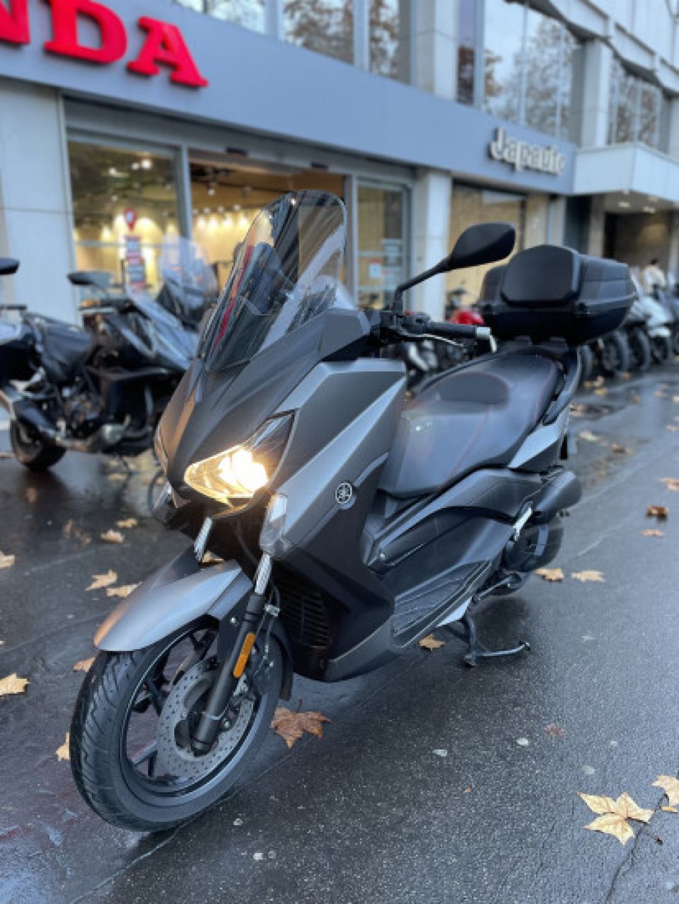 YAMAHA XMAX 125 4