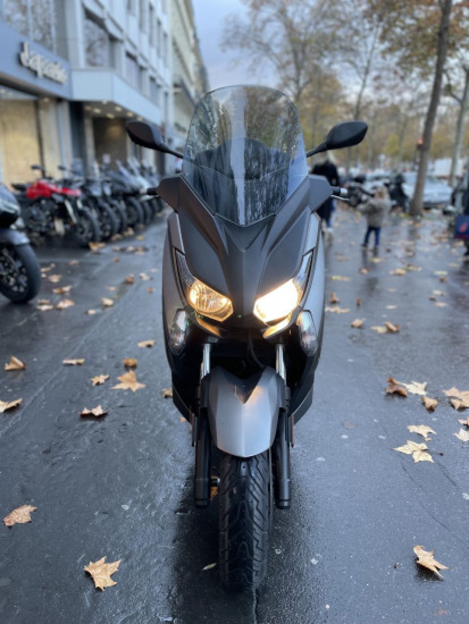 YAMAHA XMAX 125 4