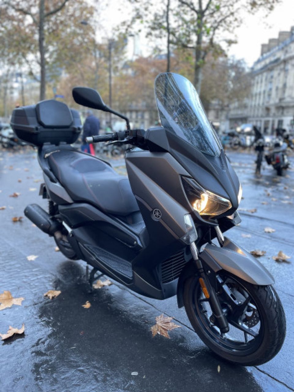 YAMAHA XMAX 125 4