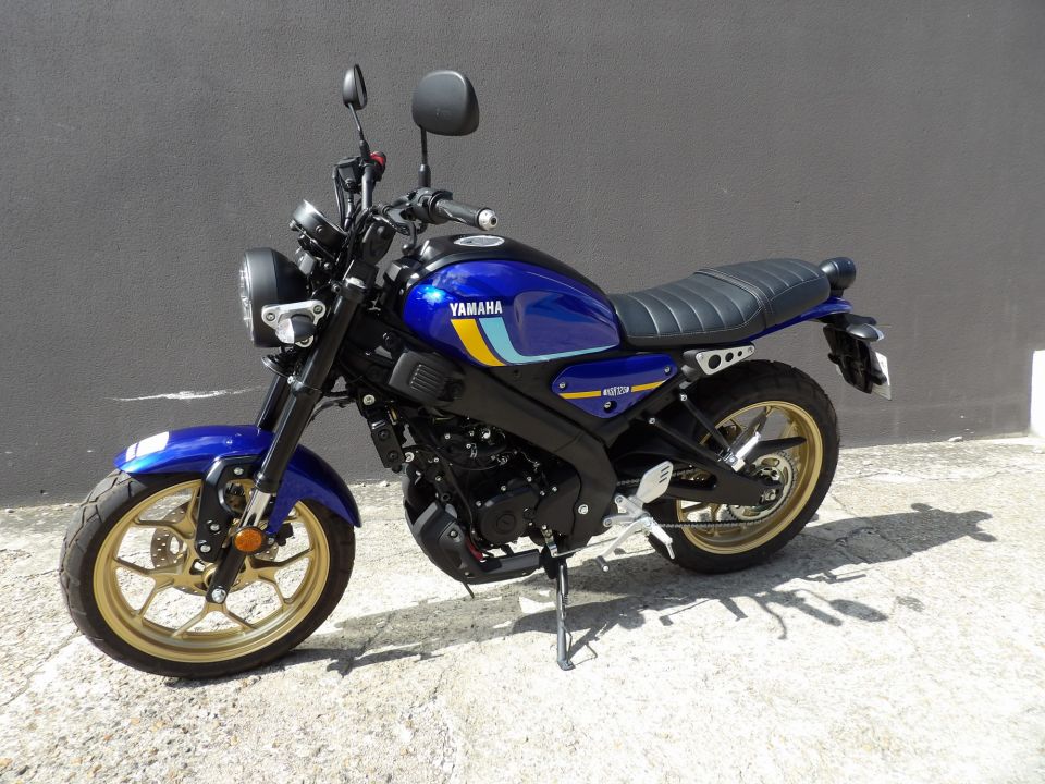 YAMAHA XSR 125 4