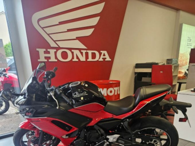 KAWASAKI NINJA 650 4