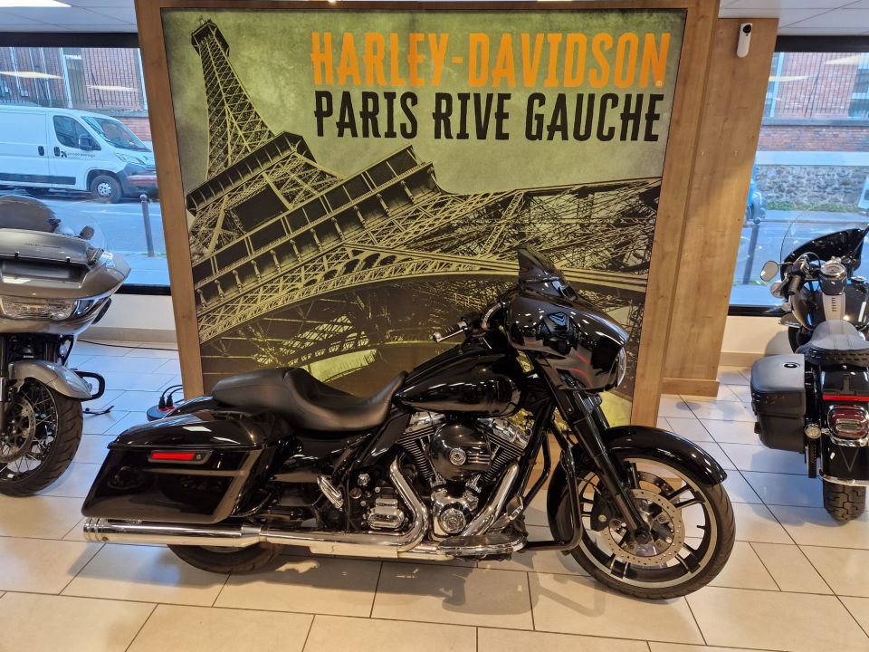 HARLEY-DAVIDSON TOURING STREET GLIDE 1923 CVO  4