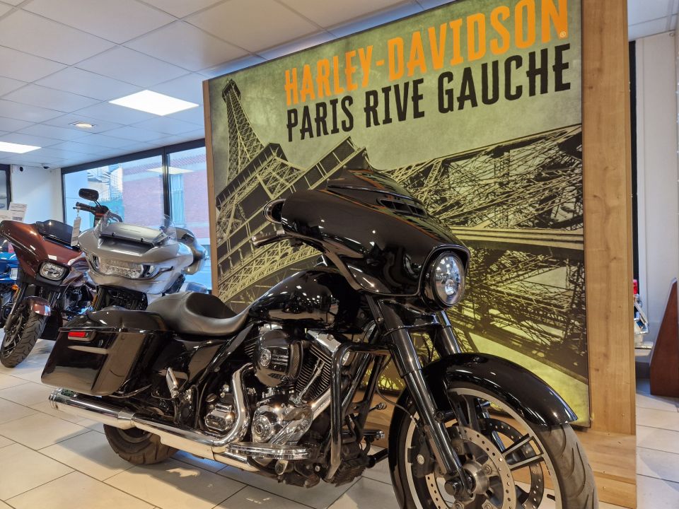 HARLEY-DAVIDSON TOURING STREET GLIDE 1923 CVO  4