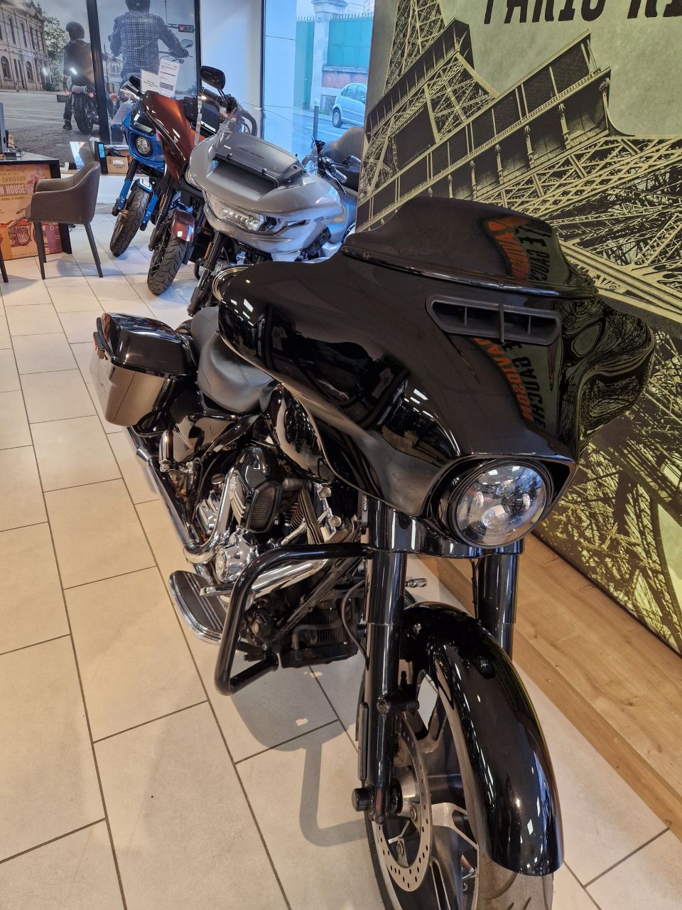 HARLEY-DAVIDSON TOURING STREET GLIDE 1923 CVO  4