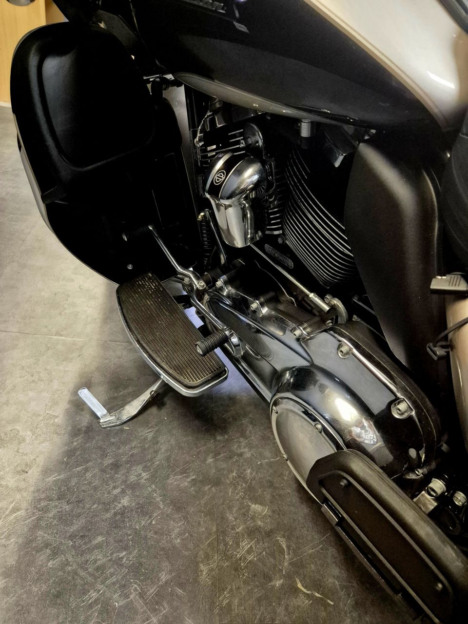 HARLEY-DAVIDSON TOURING ROAD GLIDE 1745 ULTRA 4