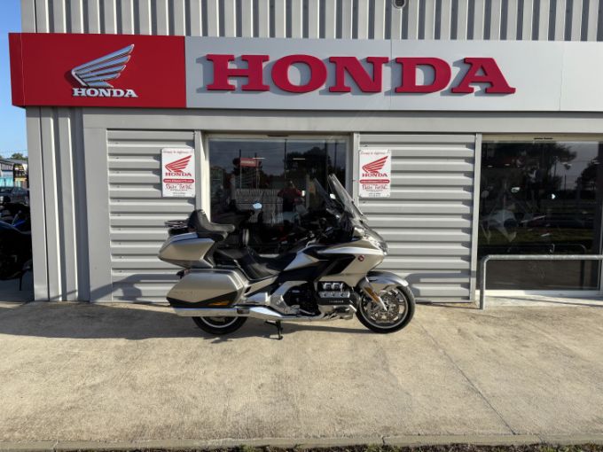 HONDA GoldWing Touring DCT Airbag 4
