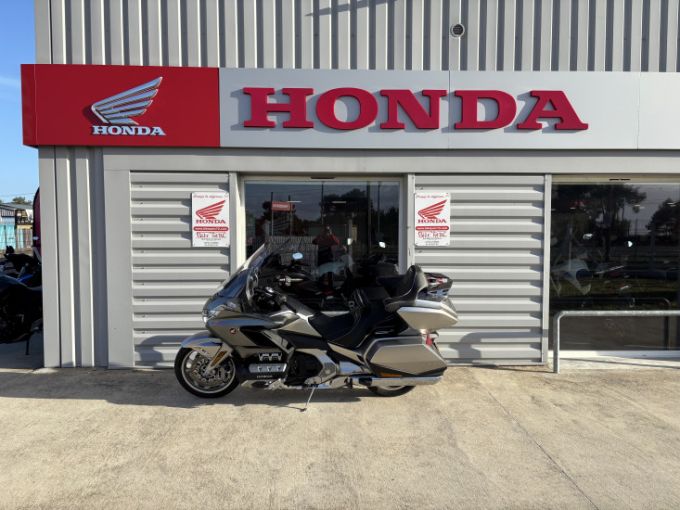 HONDA GoldWing Touring DCT Airbag 4